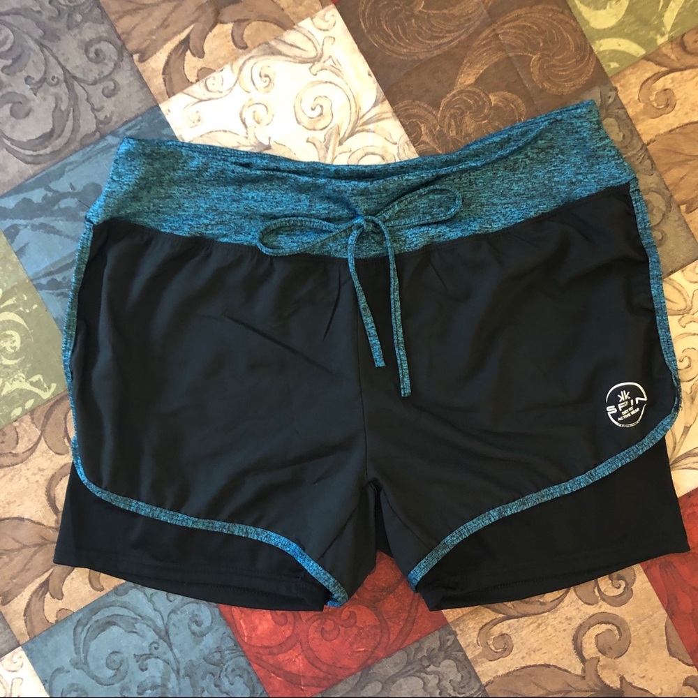 Women Spin Dry Fit Overlay Shorts Size XL
